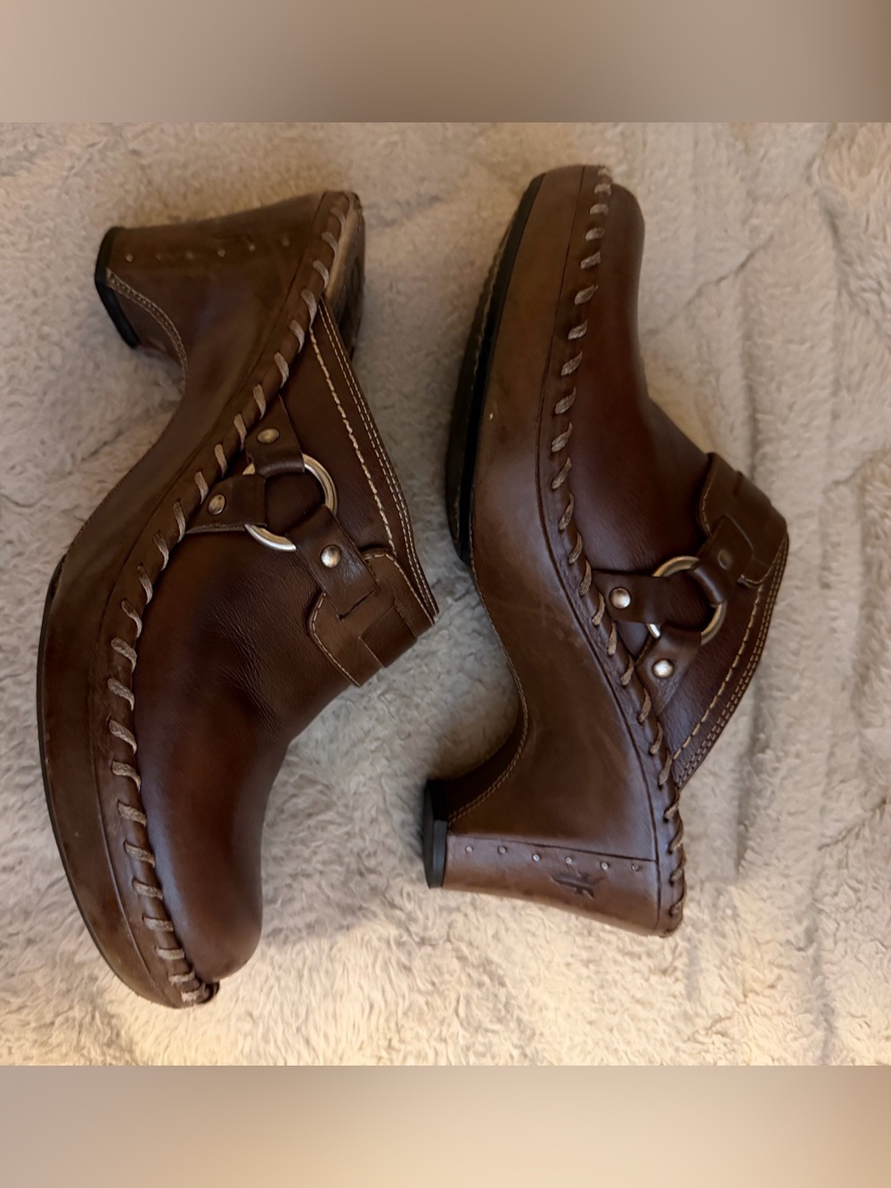 Vintage 2005 Frye Brown Leather Clogs size 7.5. Very good condition.